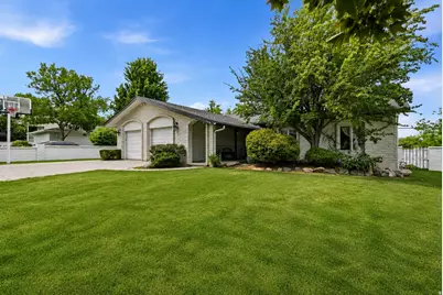 7116 S Ponderosa Dr, Cottonwood Heights, UT 84121 - Photo 1