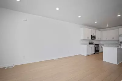 1703 W Viola Ln #3090, Saratoga Springs, UT 84045 - Photo 5