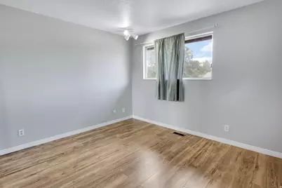 49 W 575 N, Kaysville, UT 84037 - Photo 15