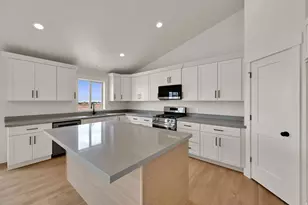 633 E Shelley Ln, Grantsville, UT 84029 - Photo 5