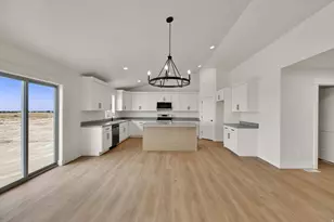 633 E Shelley Ln, Grantsville, UT 84029 - Photo 9