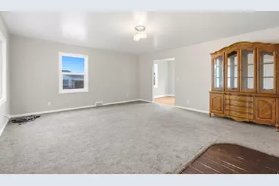 292 N State St, Roosevelt, UT 84066 - Photo 5
