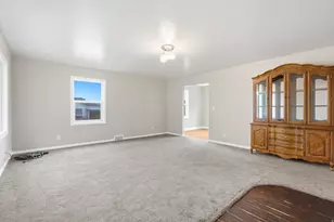 292 N State St, Roosevelt, UT 84066 - Photo 5
