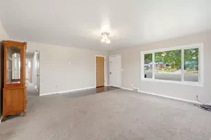 292 N State St, Roosevelt, UT 84066 - Photo 7