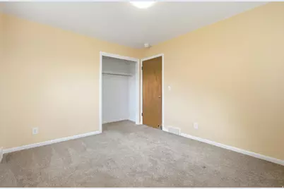 292 N State St, Roosevelt, UT 84066 - Photo 17