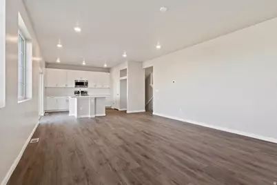 7102 N Cairns Way, Eagle Mountain, UT 84005 - Photo 7