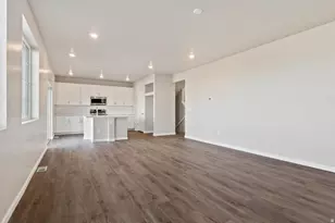 7102 N Cairns Wy, Eagle Mountain, UT 84005 - Photo 7