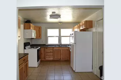 112 S Main W, Garland, UT 84312 - Photo 3