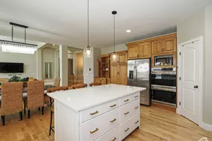1239 Willow Brook Ln, Kaysville, UT 84037 - Photo 7