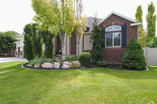 1239 Willow Brook Ln, Kaysville, UT 84037 - Photo 3