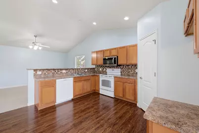 2095 E Frontier St, Eagle Mountain, UT 84005 - Photo 5