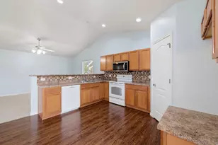 2095 E Frontier St, Eagle Mountain, UT 84005 - Photo 5