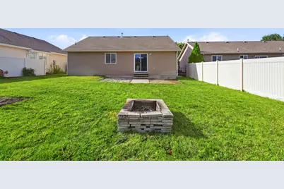 2095 E Frontier St, Eagle Mountain, UT 84005 - Photo 23