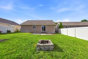 2095 E Frontier St, Eagle Mountain, UT 84005 - Photo 23