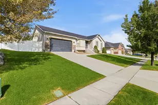 13562 S Rose Hill Dr, Riverton, UT 84096 - Photo 3