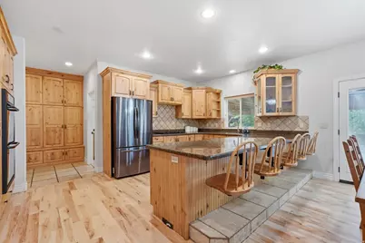 10313 N 6800 W, Highland, UT 84003 - Photo 17