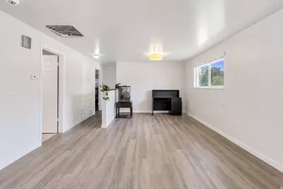 6824 S Nye Dr, Cottonwood Heights, UT 84121 - Photo 5