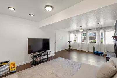 5521 S 2950 W, Roy, UT 84067 - Photo 23