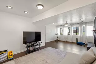 5521 S 2950 W, Roy, UT 84067 - Photo 23