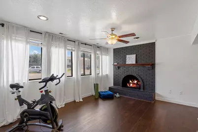 5521 S 2950 W, Roy, UT 84067 - Photo 23