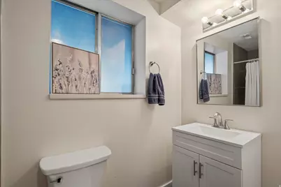 5521 S 2950 W, Roy, UT 84067 - Photo 19