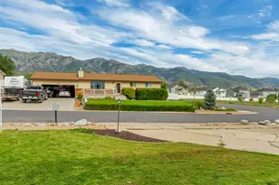 1029 N Walburk Ave E, Layton, UT 84040 - Photo 29