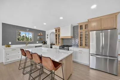 2050 E Gyrfalcon Dr, Sandy, UT 84092 - Photo 11
