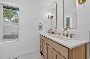 2050 E Gyrfalcon Dr, Sandy, UT 84092 - Photo 19