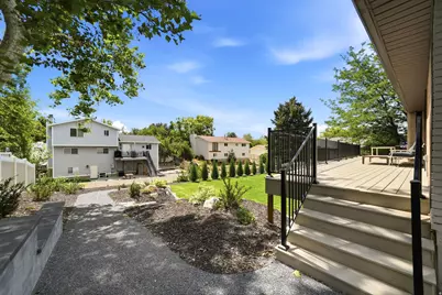 2050 E Gyrfalcon Dr, Sandy, UT 84092 - Photo 41