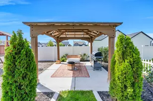 4822 N Canaan Peak Dr, Eagle Mountain, UT 84005 - Photo 45