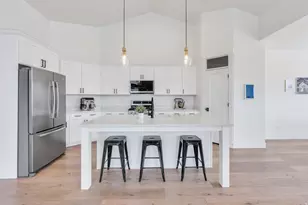 4822 N Canaan Peak Dr, Eagle Mountain, UT 84005 - Photo 11