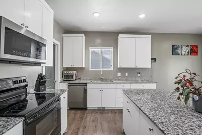 4841 N Goosefoot Dr W, Eagle Mountain, UT 84005 - Photo 15