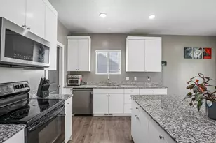 4841 N Goosefoot Dr W, Eagle Mountain, UT 84005 - Photo 15