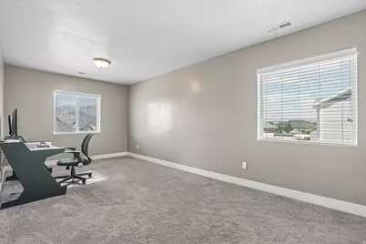 4841 N Goosefoot Dr W, Eagle Mountain, UT 84005 - Photo 19