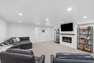 91 E Royal Land Dr, Santaquin, UT 84655 - Photo 15