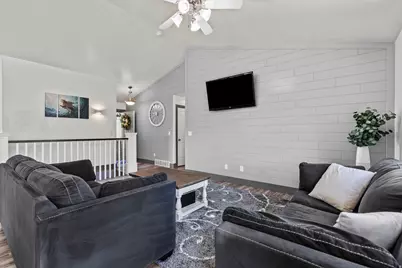 572 Willow Cir, North Logan, UT 84341 - Photo 3