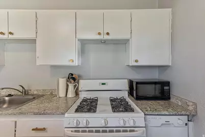191 S 300 W, Provo, UT 84601 - Photo 27