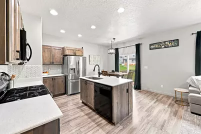 712 N 2560 E, Spanish Fork, UT 84660 - Photo 11