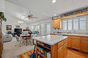 166 S Ridgeview Dr, Orem, UT 84058 - Photo 13