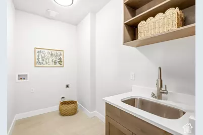330 E Sandy Oaks Dr S, Sandy, UT 84070 - Photo 29