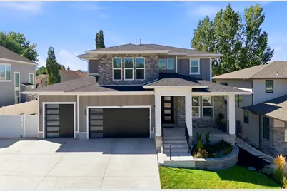 330 E Sandy Oaks Dr S, Sandy, UT 84070 - Photo 1