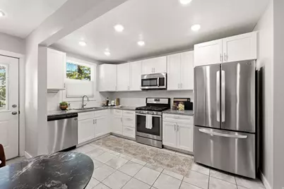 2136 S 2300 E, Salt Lake City, UT 84109 - Photo 13