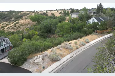 10156 S Majestic Canyon Rd E, Sandy, UT 84092 - Photo 11