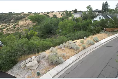 10156 S Majestic Canyon Rd E, Sandy, UT 84092 - Photo 9