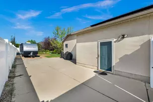 10098 S 3490 W, South Jordan, UT 84095 - Photo 33