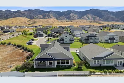 139 N 950 E, Hyde Park, UT 84318 - Photo 5