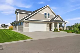 139 N 950 E, Hyde Park, UT 84318 - Photo 1
