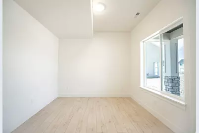 513 W 1800 N, Harrisville, UT 84404 - Photo 5