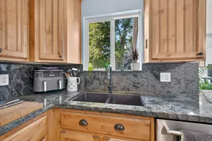 2340 E 3000 S, Salt Lake City, UT 84109 - Photo 11