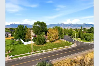 2455 S Bluff Rd, Syracuse, UT 84075 - Photo 5